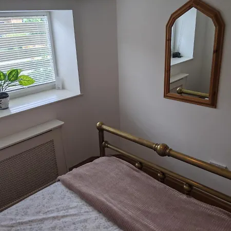 Whitby House Retreat Sleeps 12 *