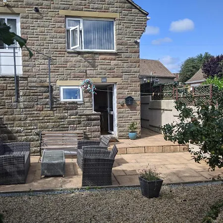Whitby House Retreat Sleeps 12 公寓