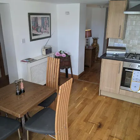 Whitby House Retreat Sleeps 12 Apartment