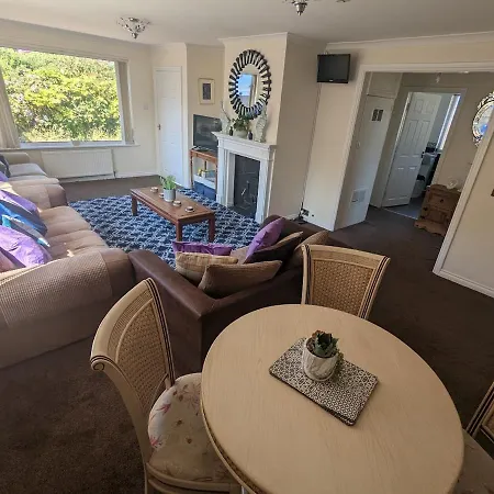 Whitby House Retreat Sleeps 12 Sleights