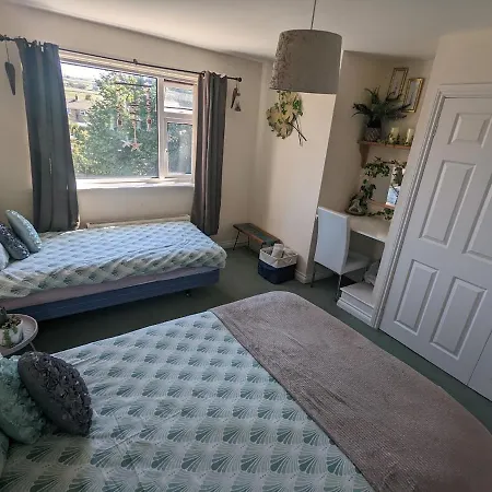 Apartment Whitby House Retreat Sleeps 12 *